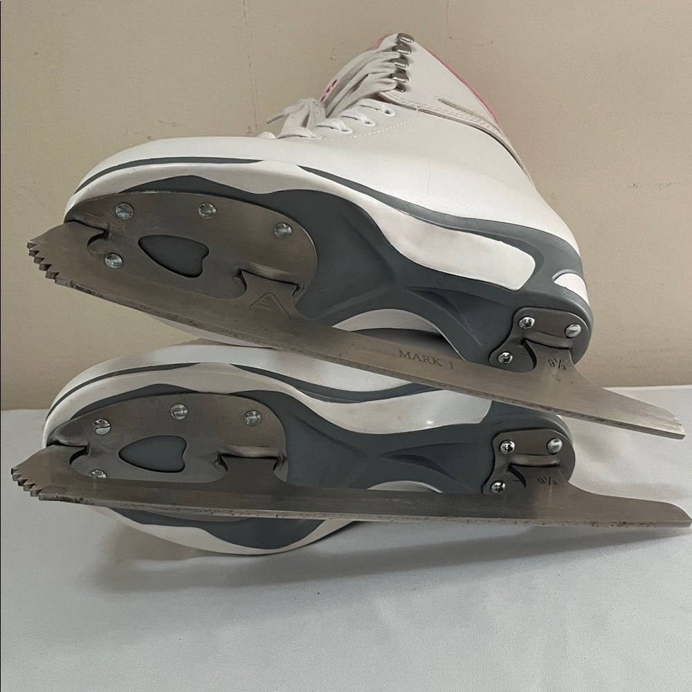 Jackson Ultima Girls' SoftSkate 181 Recreational Ice Skates Size 5 With Shields - Picture 10 of 15